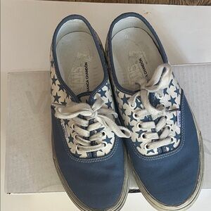 Vans Women’s Navy and Cream Star Canvas Sneakers